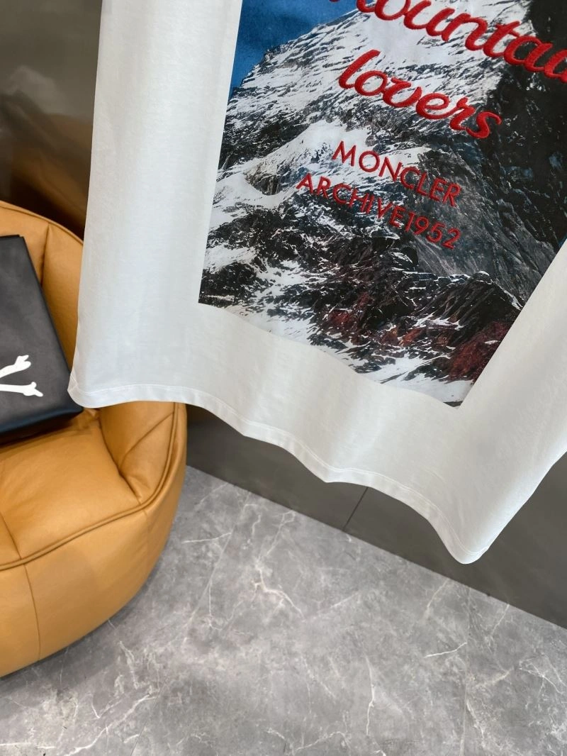 Minimalist Moncler T-Shirts 141438