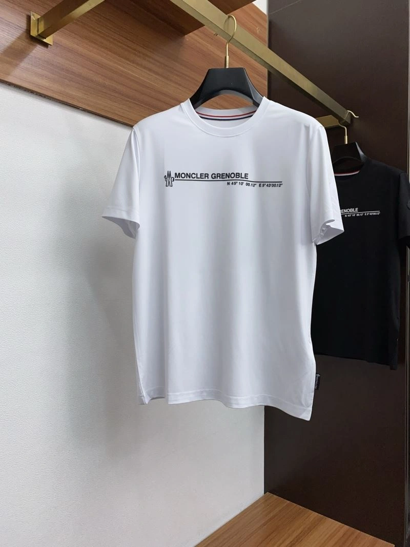 Lightweight Moncler T-Shirts 141427