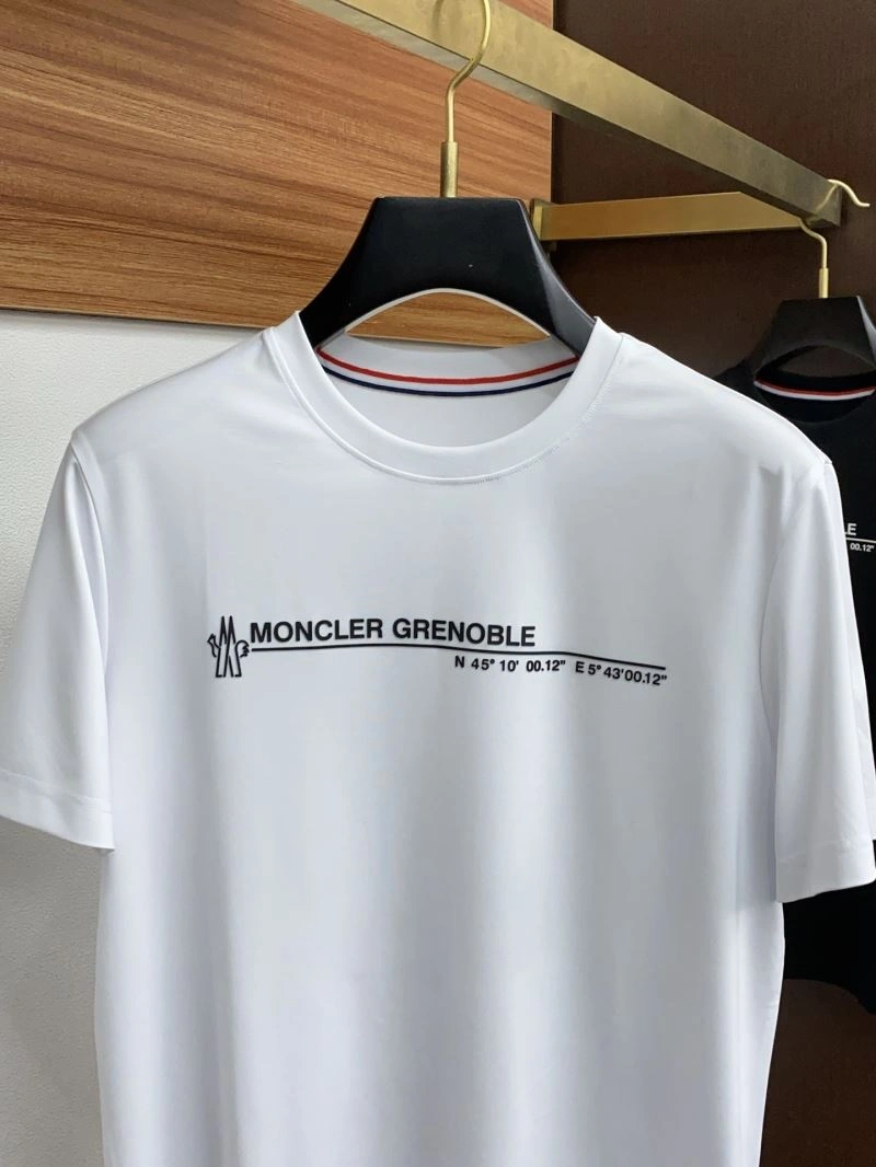Lightweight Moncler T-Shirts 141427