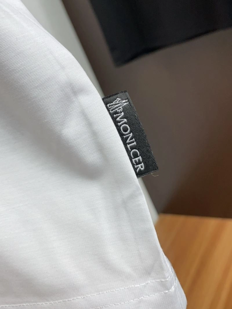 Lightweight Moncler T-Shirts 141427
