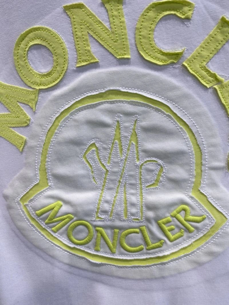 Modern Moncler T-Shirts 141424