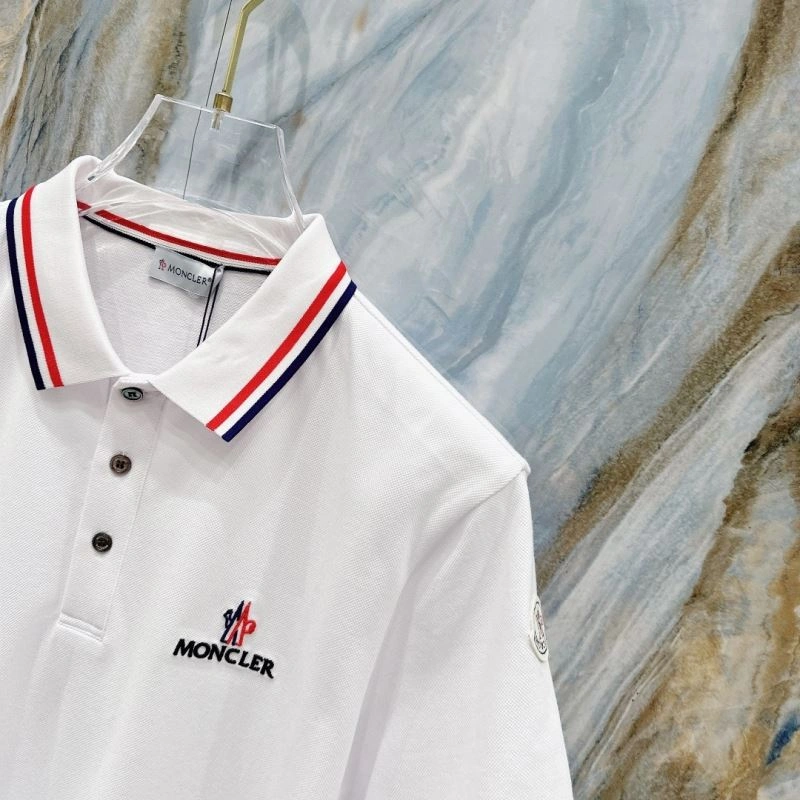 Premium Moncler T-Shirts 141419