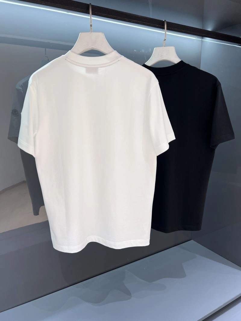 Moncler T-Shirts Unisex 141393