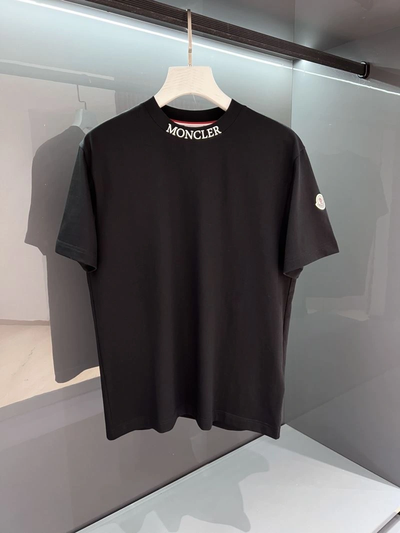 Moncler T-Shirts Unisex 141393