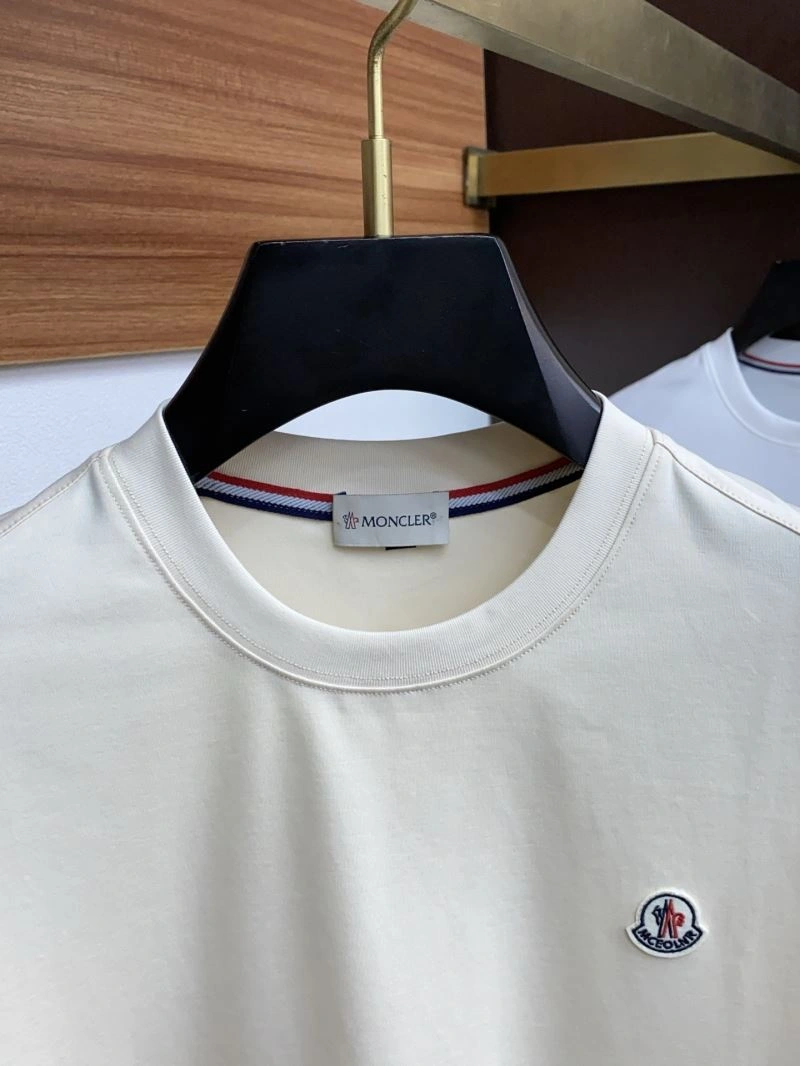 Flexible Moncler T-Shirts 141394