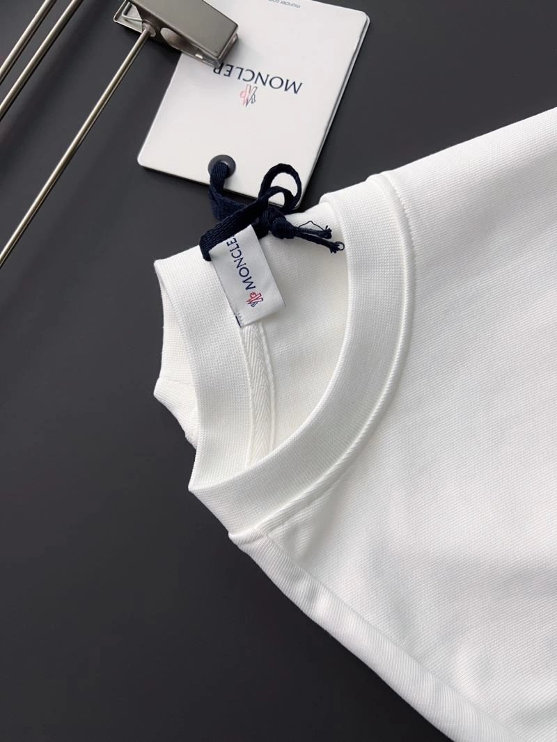 Moncler T-Shirts Durable 141420