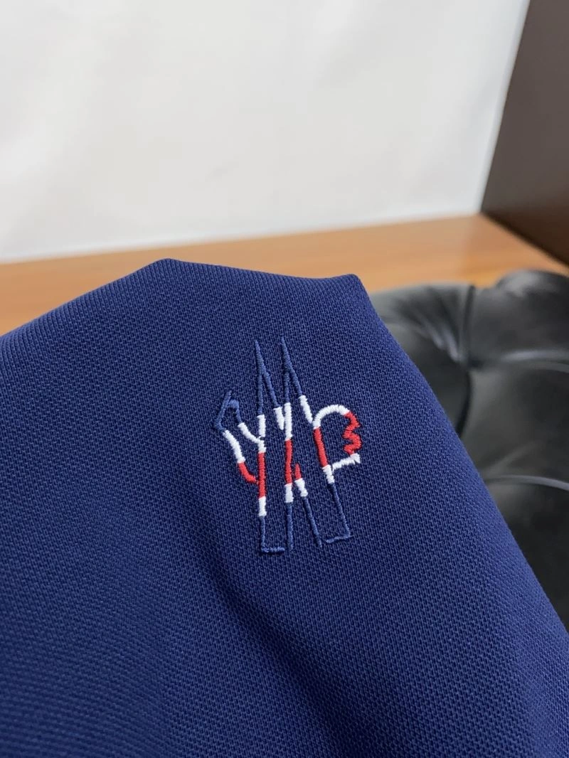 Tailored Moncler T-Shirts 141370