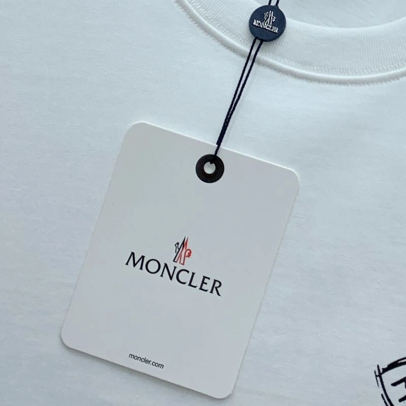 Chic Moncler T-Shirts 141361