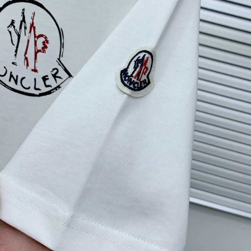 Chic Moncler T-Shirts 141361