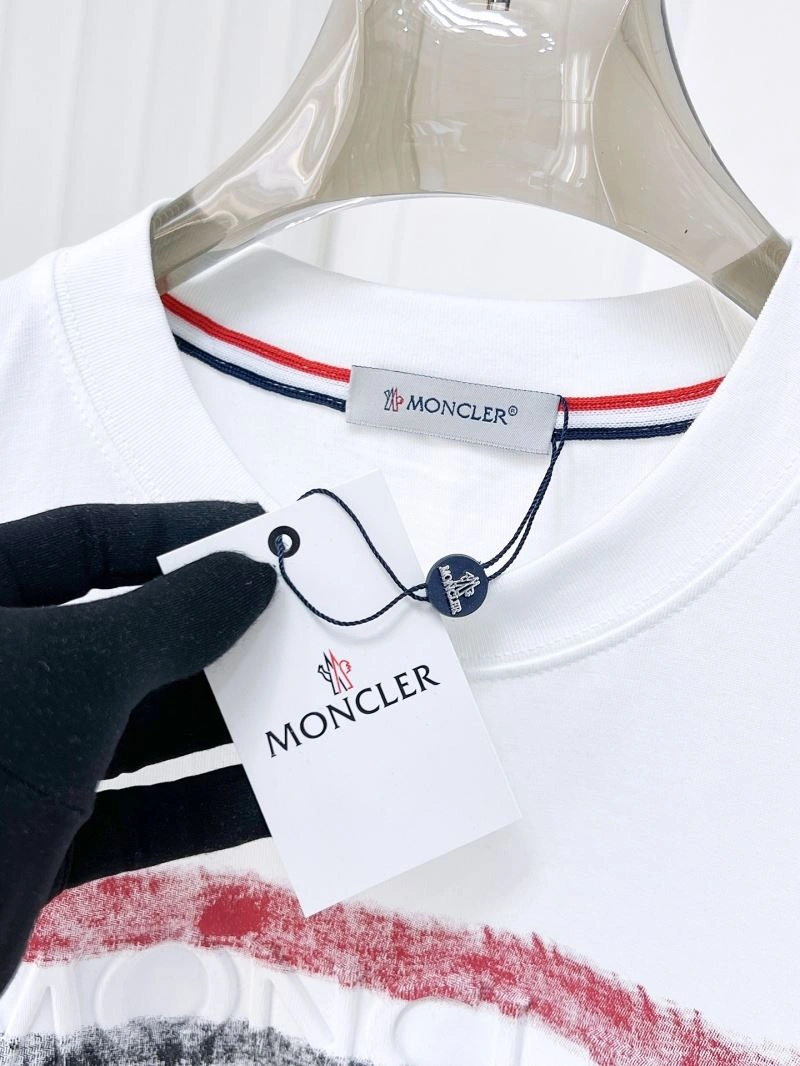 Moncler T-Shirts Breathable 141378