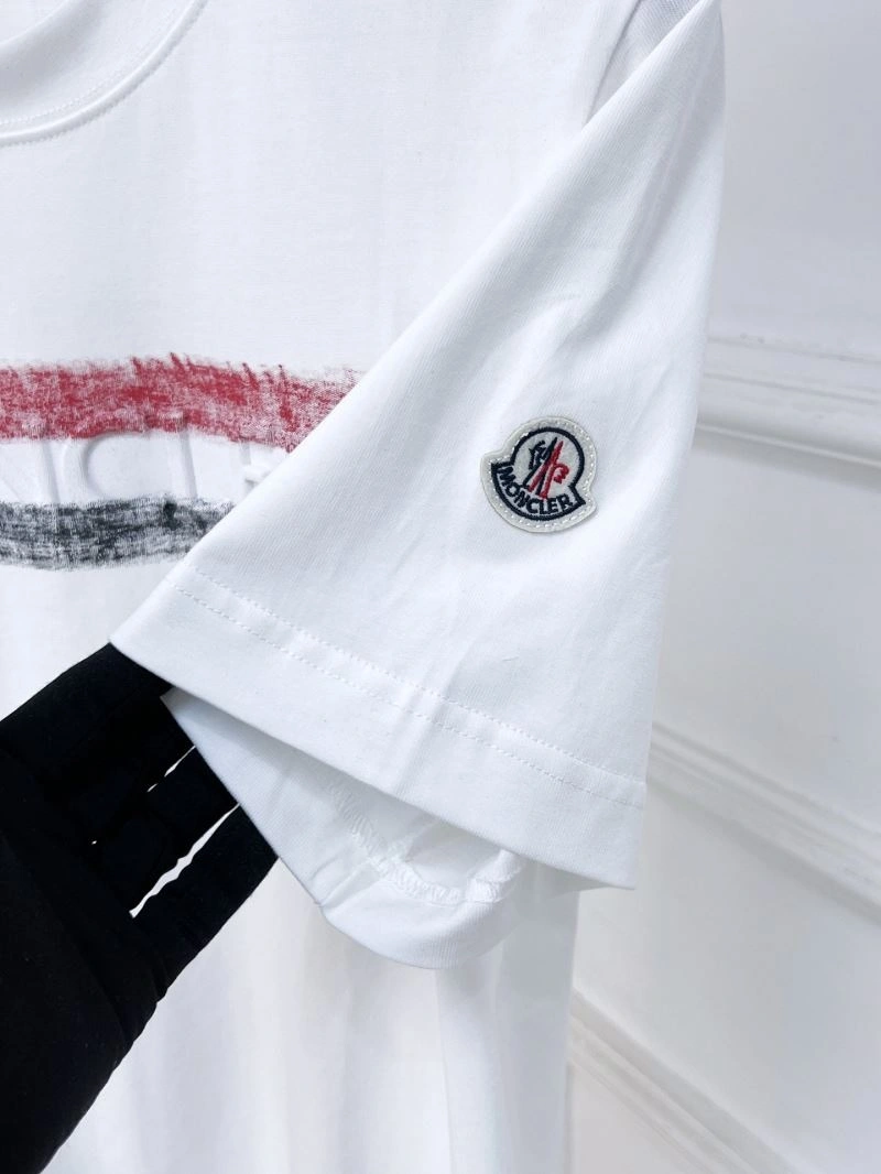Moncler T-Shirts Breathable 141378
