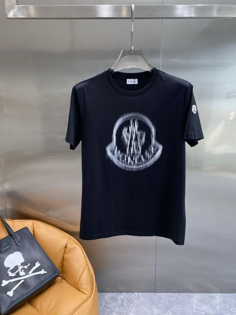 WellDesigned Moncler T-Shirts 141369