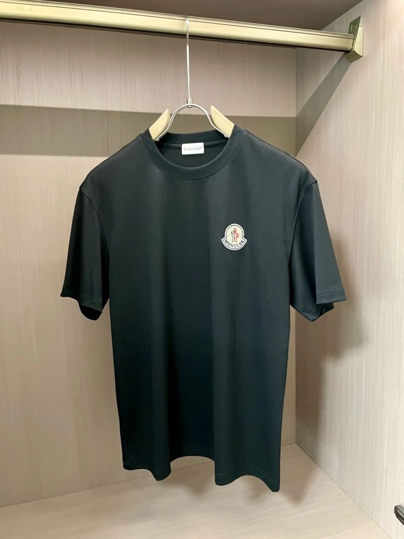 Versatile Moncler T-Shirts 141348