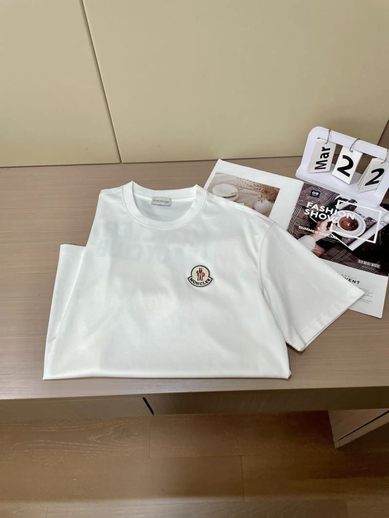 Versatile Moncler T-Shirts 141348