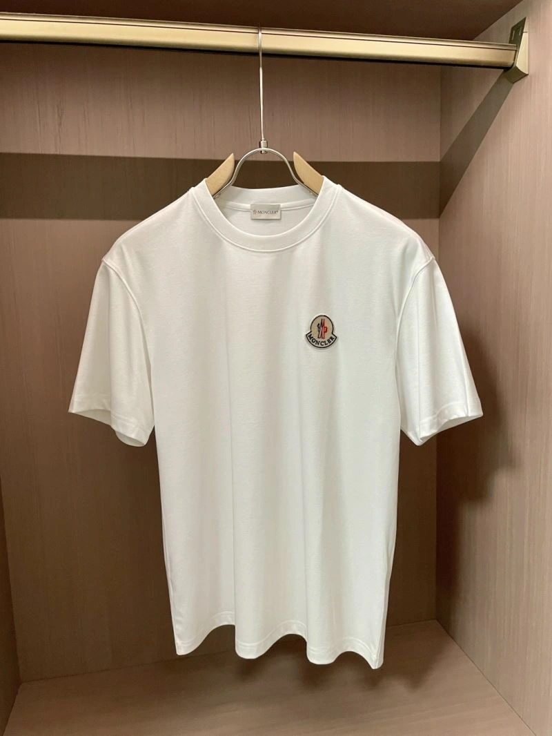 Versatile Moncler T-Shirts 141348