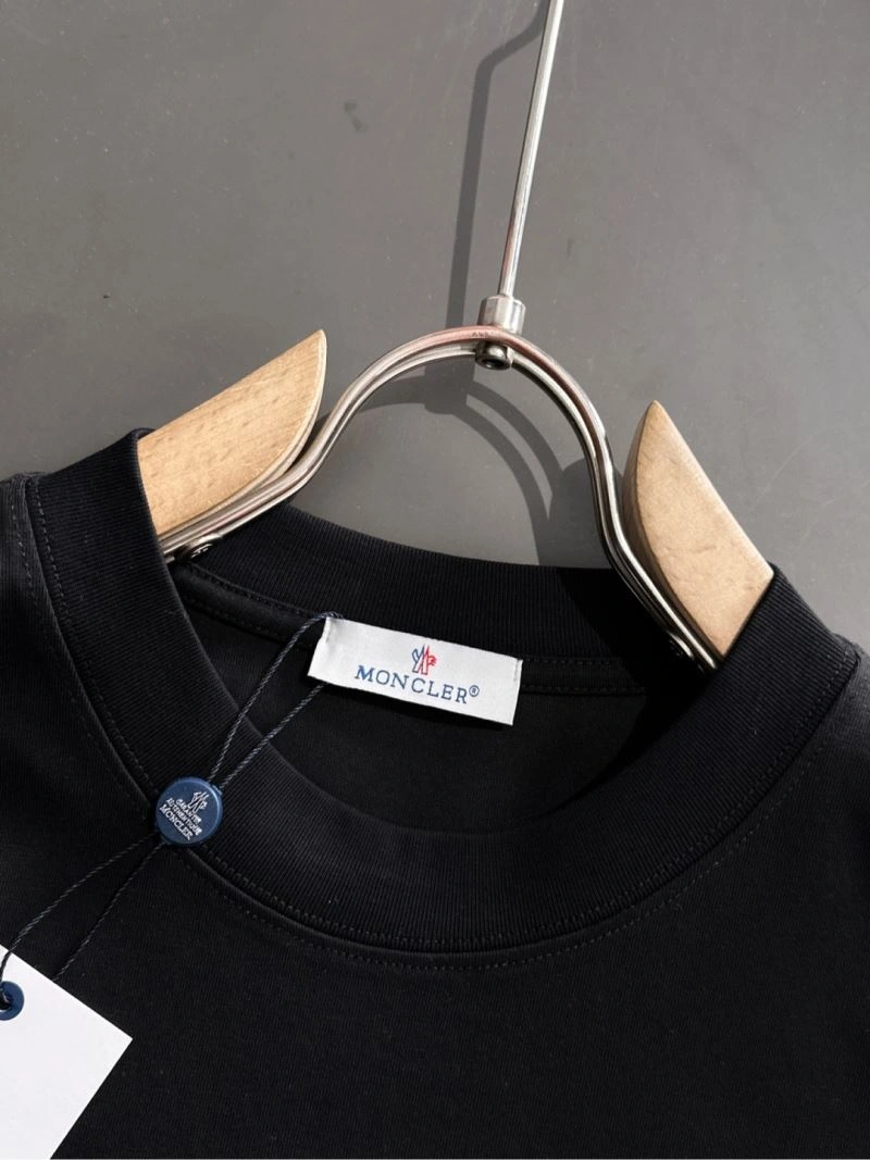 Moncler T-Shirts Compact 141344