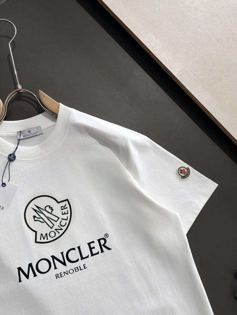 Moncler T-Shirts Functional 141343