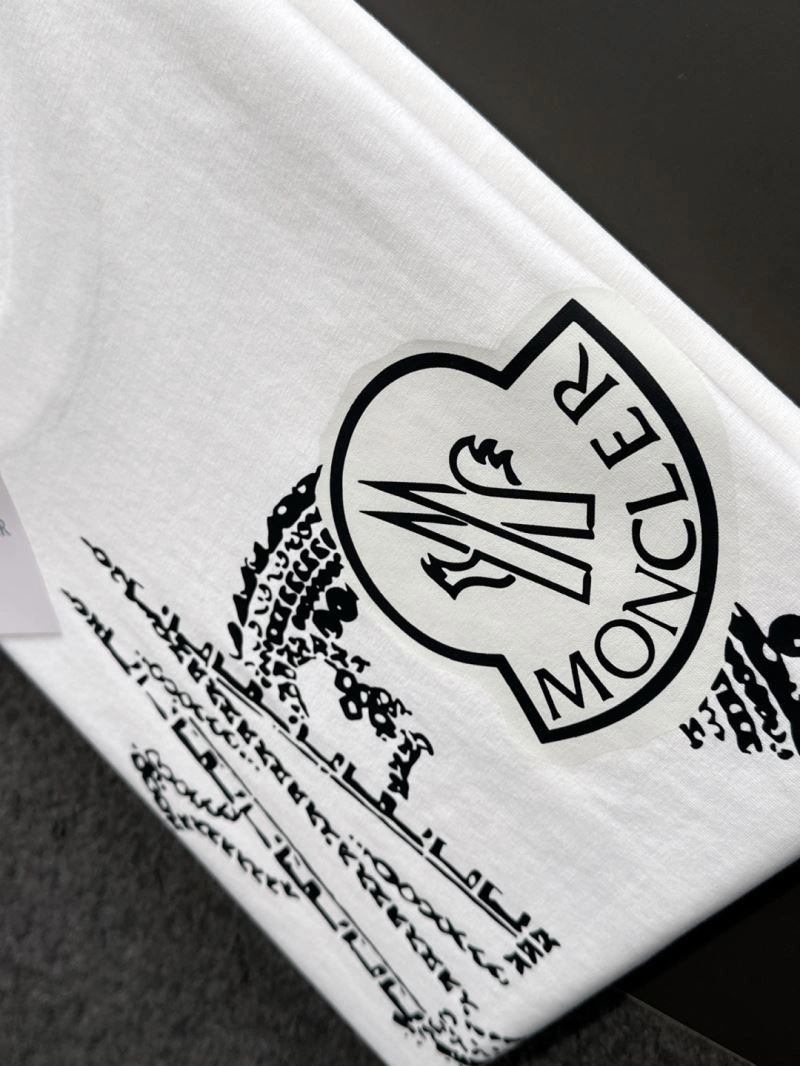 Moncler T-Shirts Functional 141343