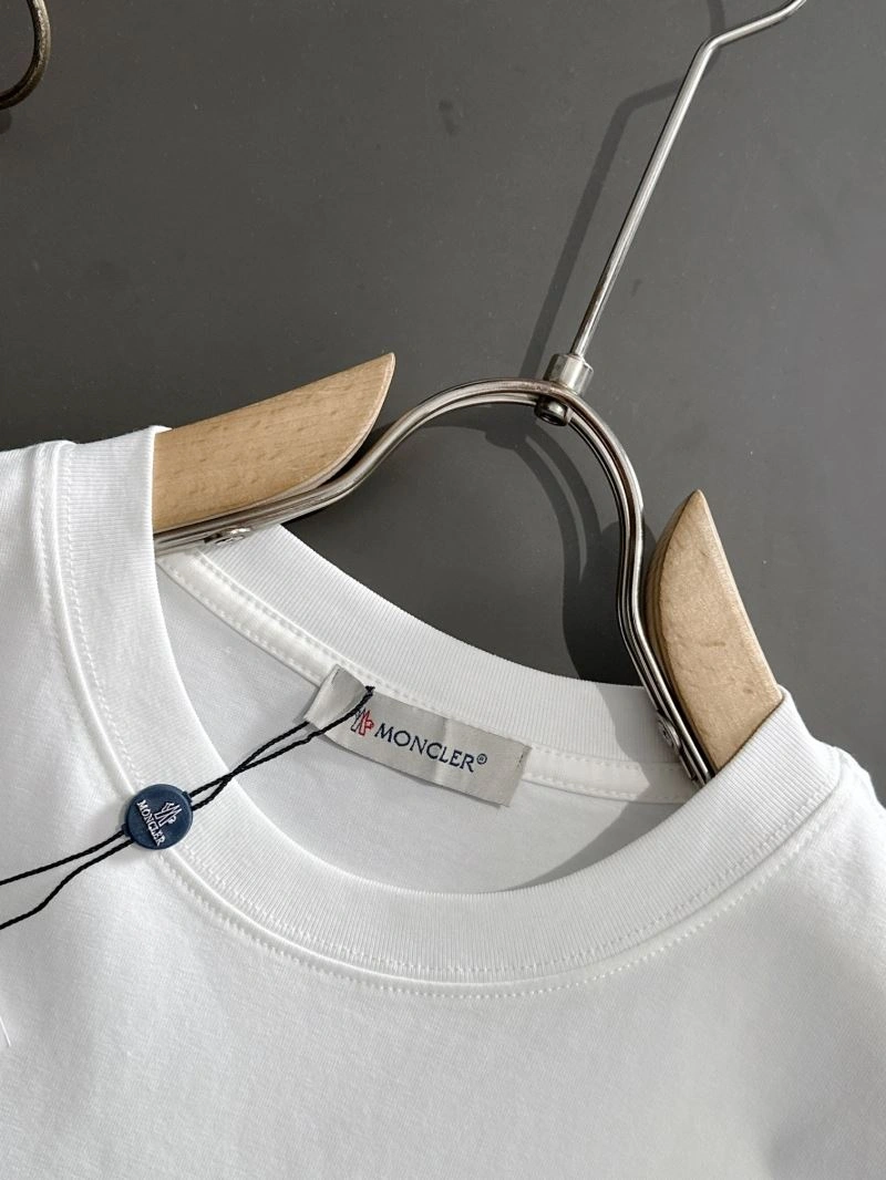 Moncler T-Shirts Upgraded 141342