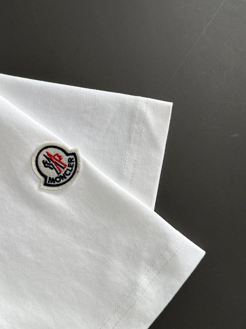 Moncler T-Shirts Upgraded 141342