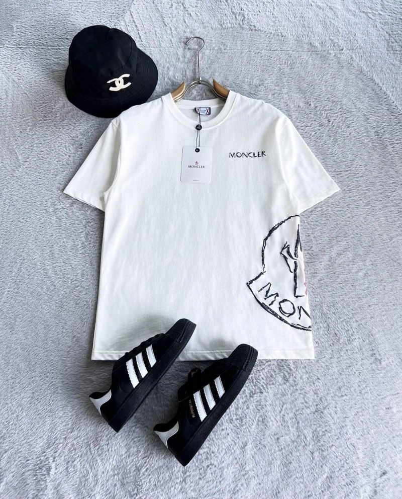 Cozy Moncler T-Shirts 141375