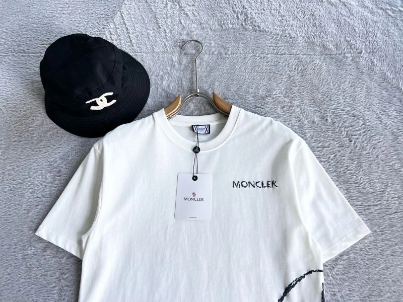 Cozy Moncler T-Shirts 141375