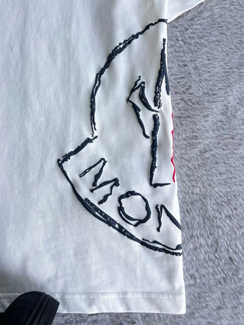 Cozy Moncler T-Shirts 141375