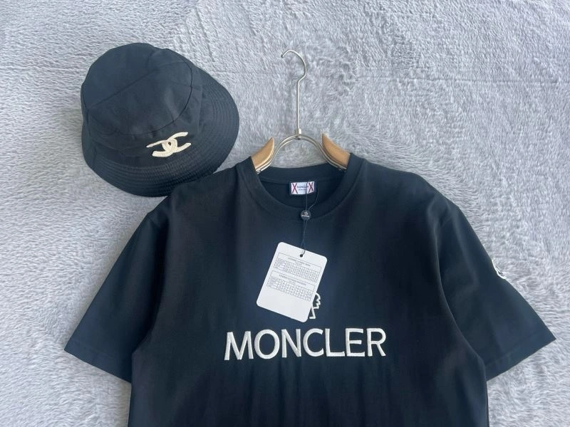 Casual Moncler T-Shirts 141371