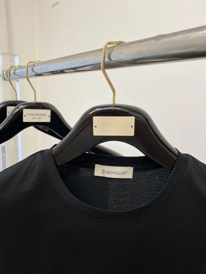 Moncler T-Shirts Timeless 141339