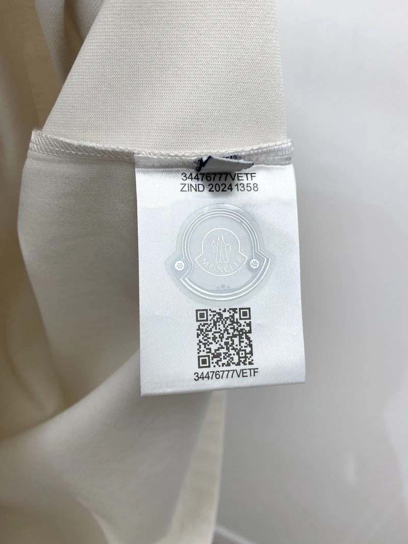 Moncler T-Shirts Seasonal 141338