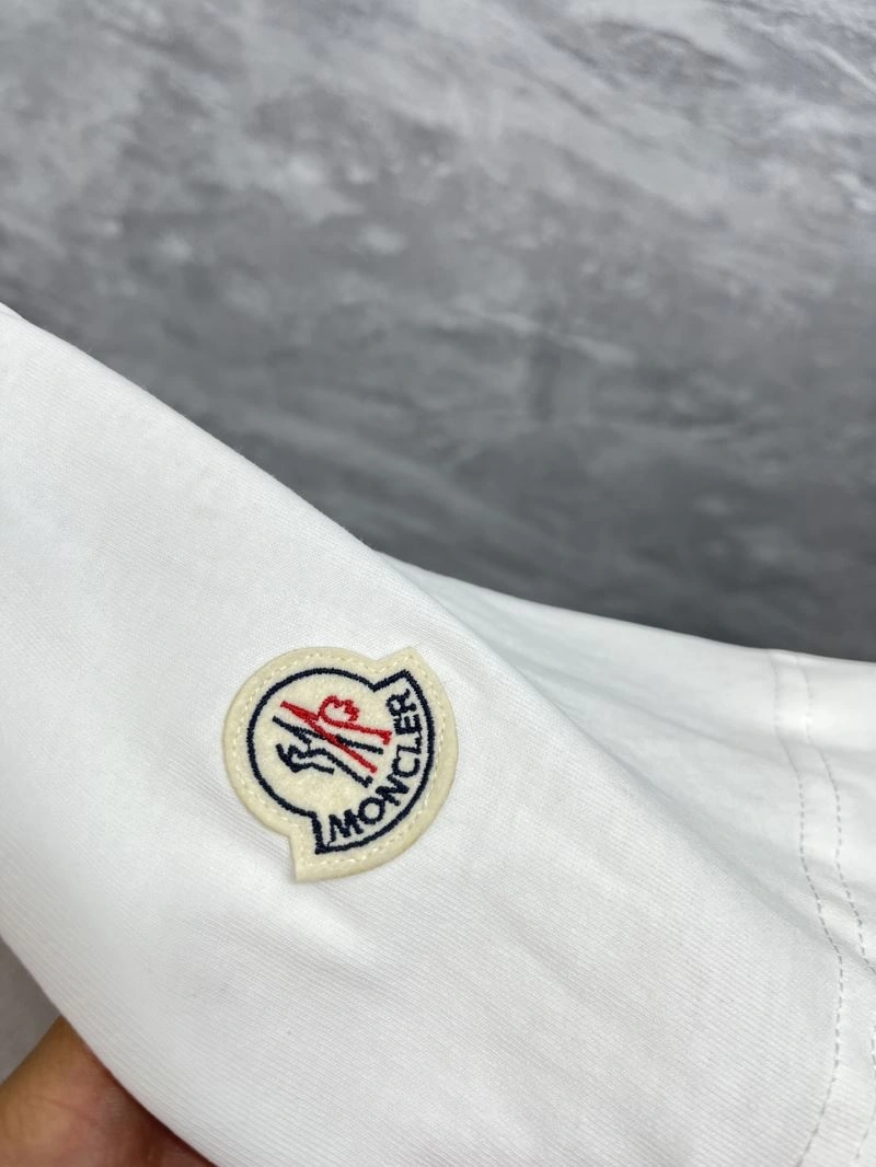 Moncler T-Shirts Functional 141332