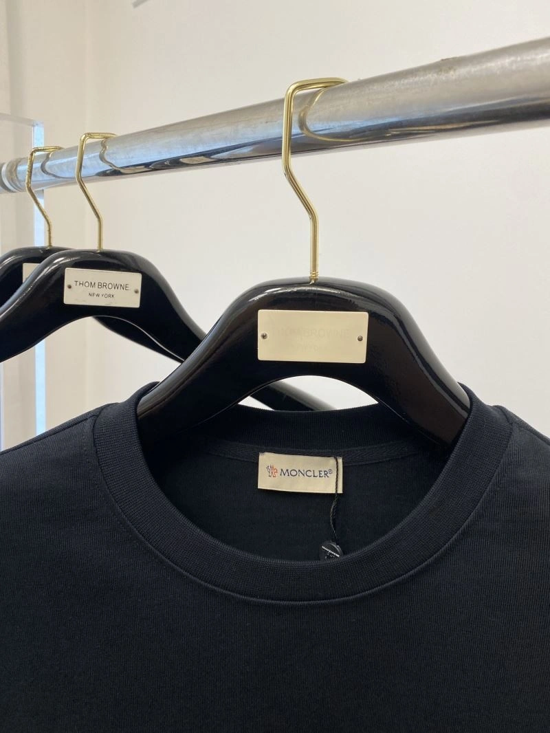 Moncler T-Shirts Timeless 141322