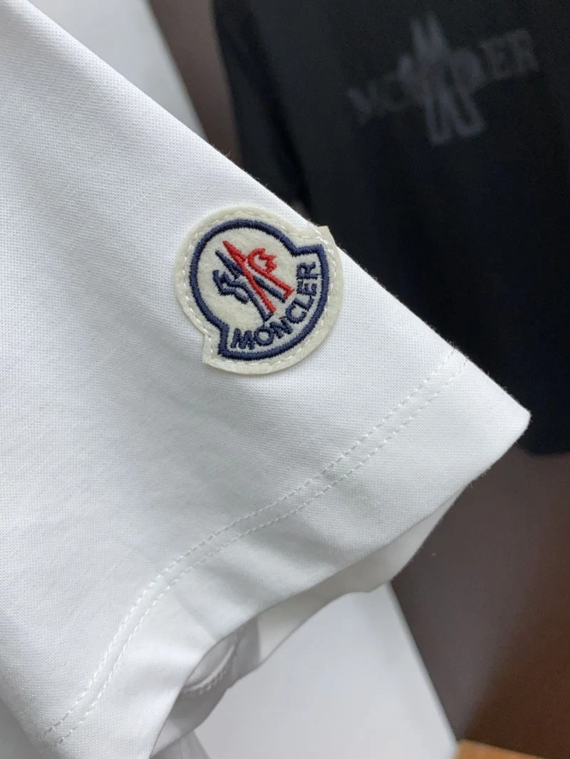 Moncler T-Shirts Vibrant 141318
