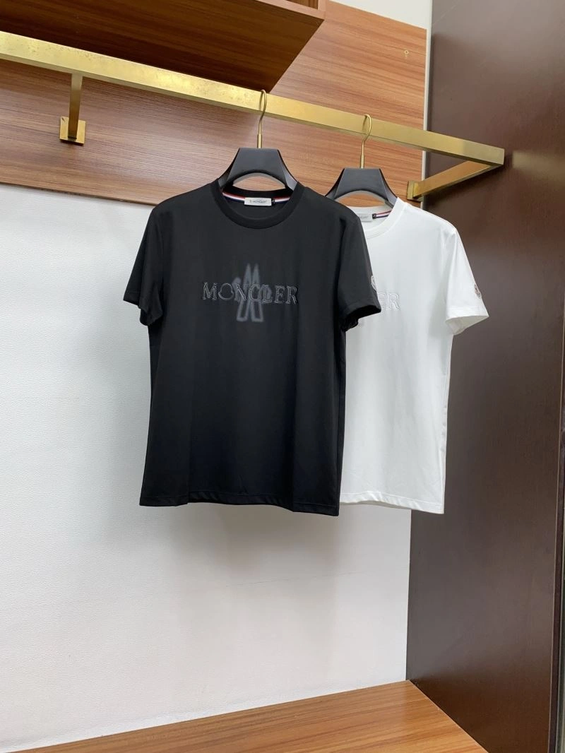 Moncler T-Shirts Vibrant 141318