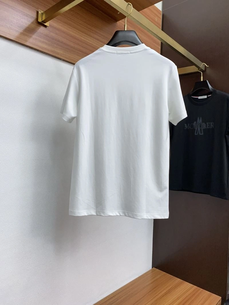 Moncler T-Shirts Vibrant 141318