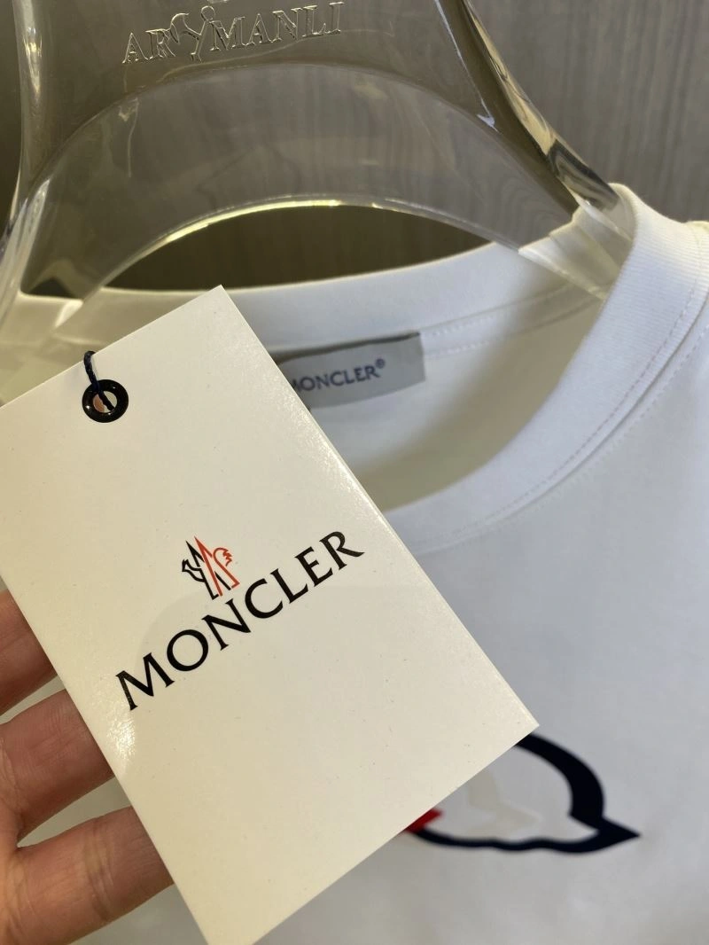 Moncler T-Shirts Youthful 141296