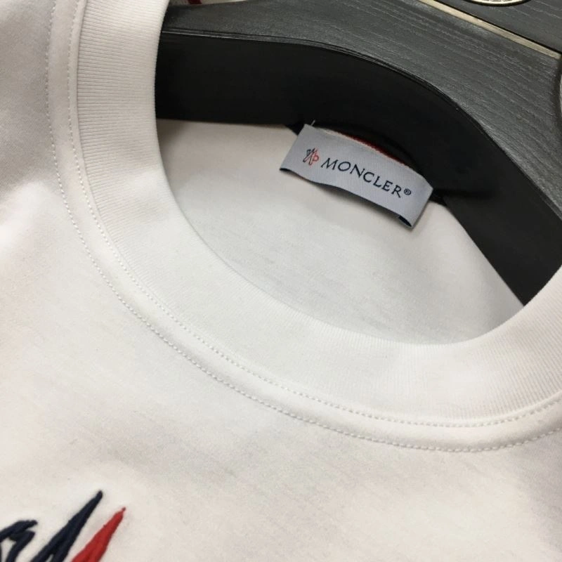 Moncler T-Shirts EasyCare 141283
