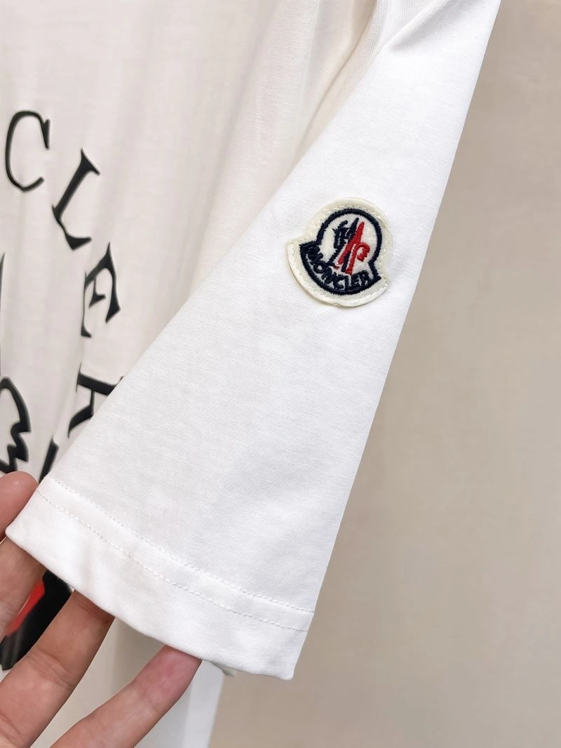Moncler T-Shirts Vibrant 141277