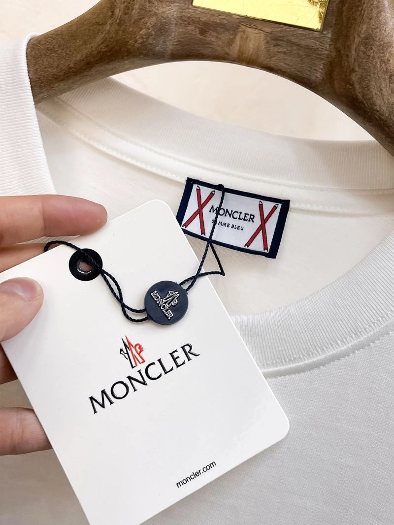 Moncler T-Shirts Vibrant 141277