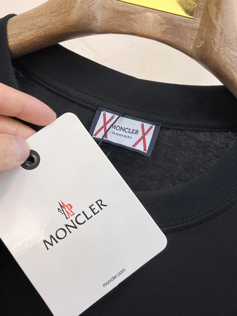 FashionForward Moncler T-Shirts 141286