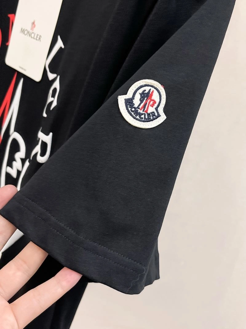 FashionForward Moncler T-Shirts 141286