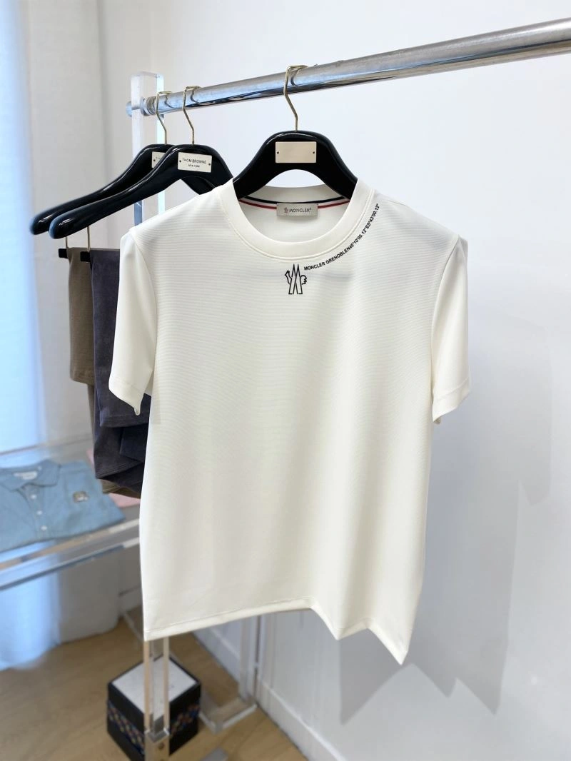 Moncler T-Shirts Breathable 141301