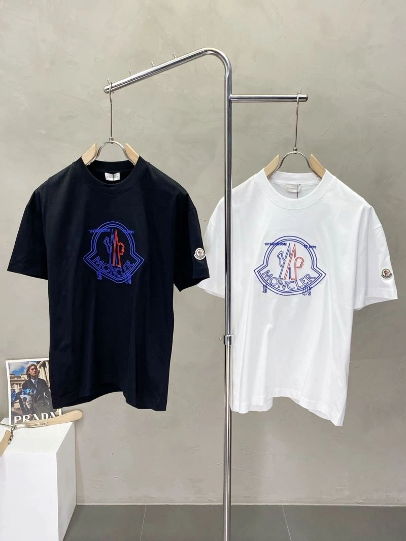 Moncler T-Shirts ComfortFit 141270
