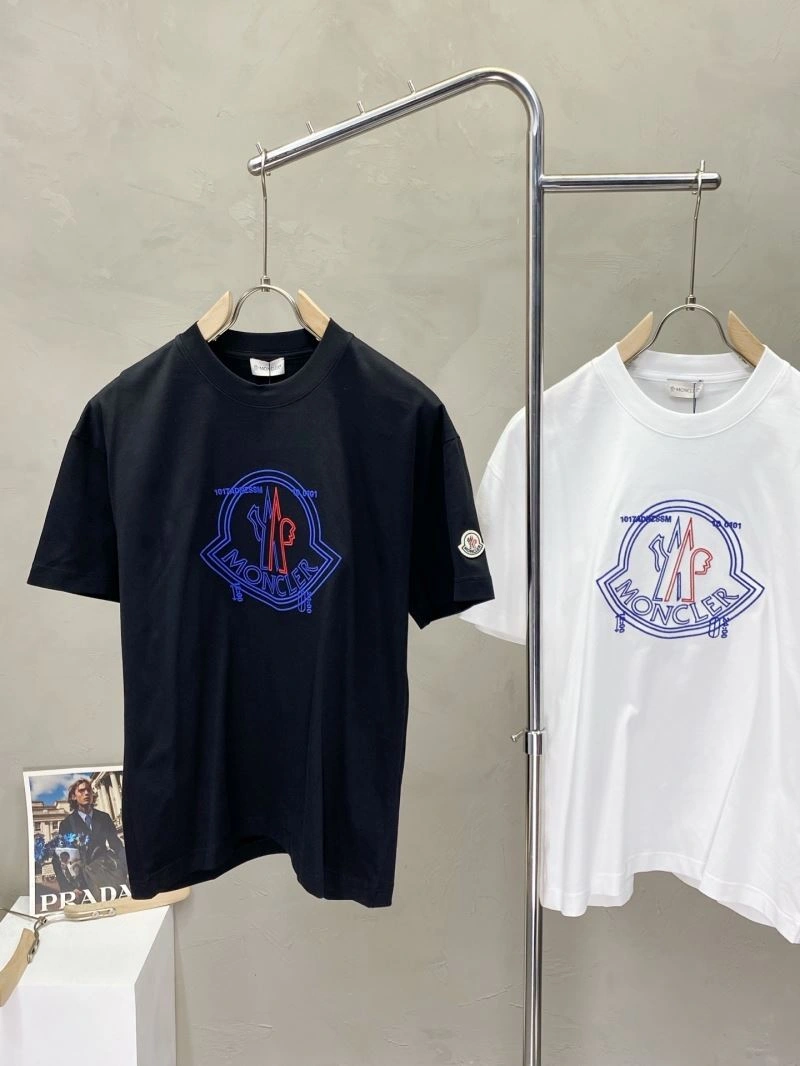 Moncler T-Shirts ComfortFit 141270