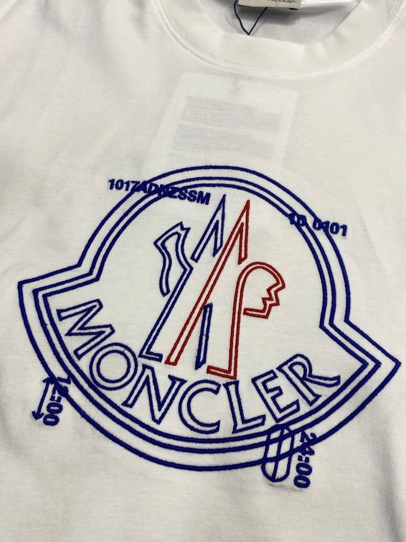 Moncler T-Shirts ComfortFit 141270