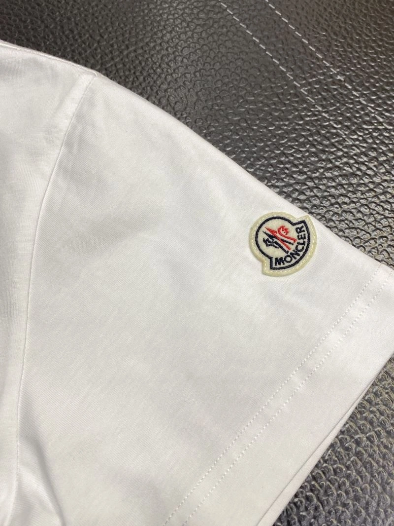 Moncler T-Shirts ComfortFit 141270