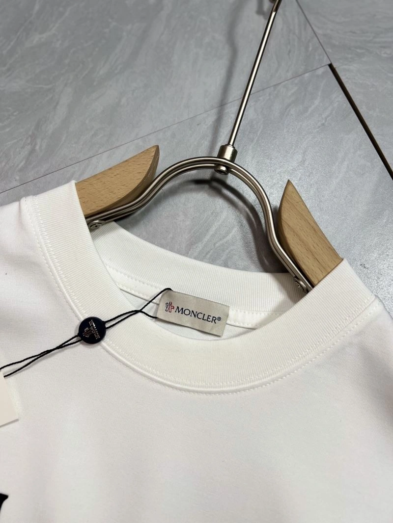Moncler T-Shirts Stretchable 141258