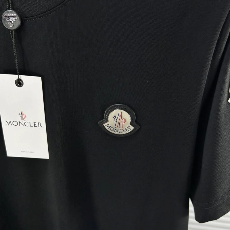 Moncler T-Shirts EasyCare 141337