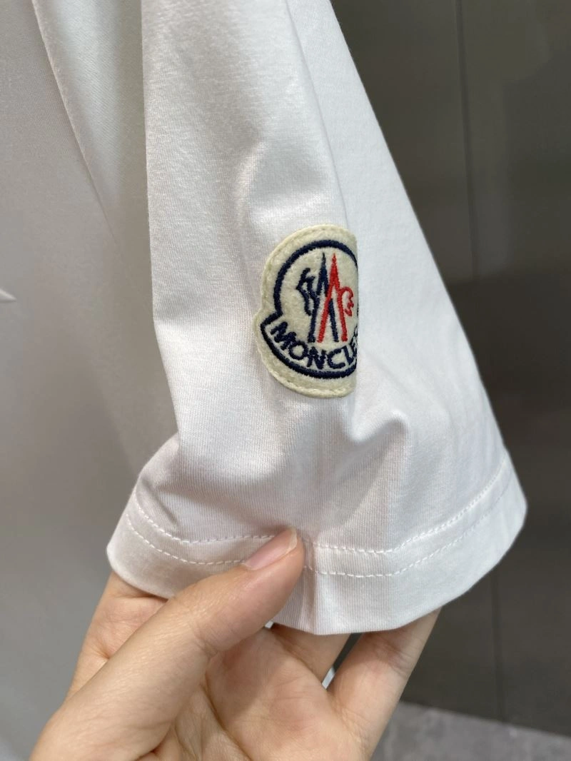 Moncler T-Shirts Durable 141102