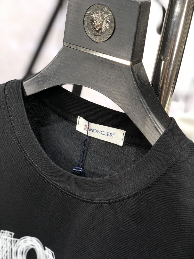 Moncler T-Shirts FashionForward 141100